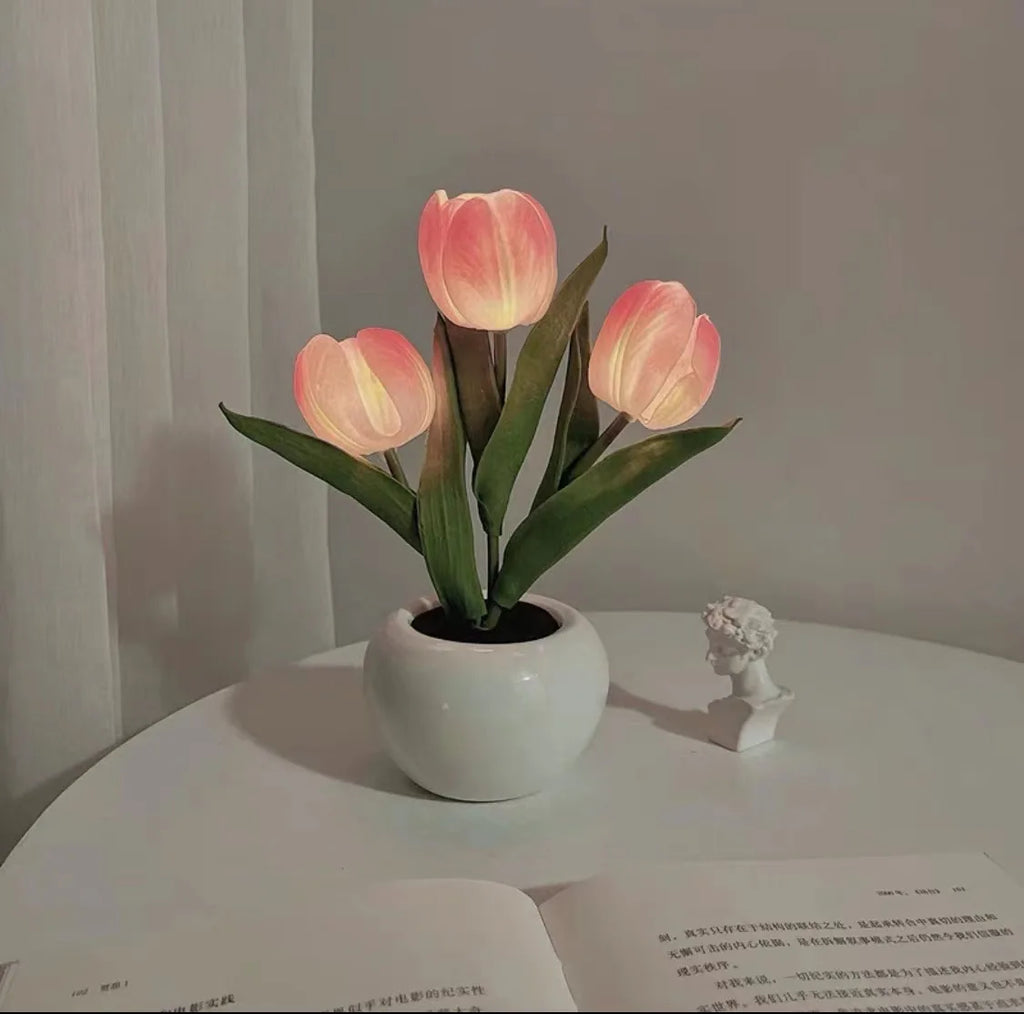 Tulip Bloom Table Lamp