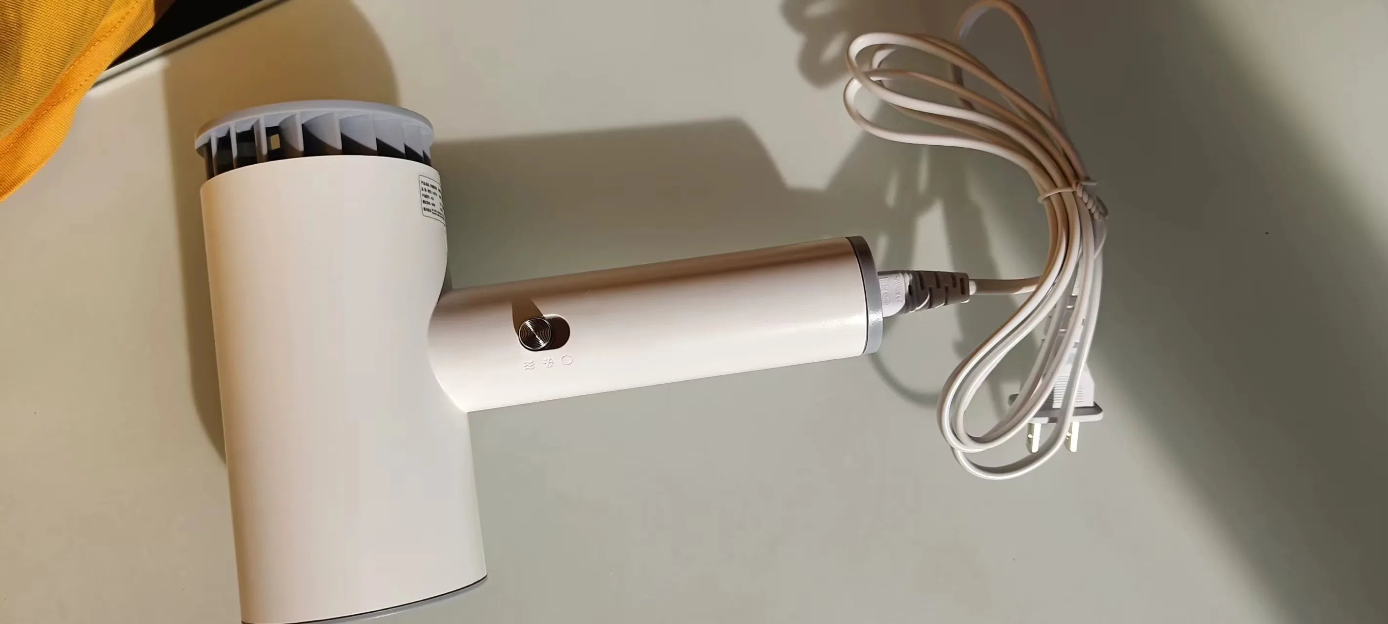 מייבש שיער אלחוטי נייד מינימליסטי